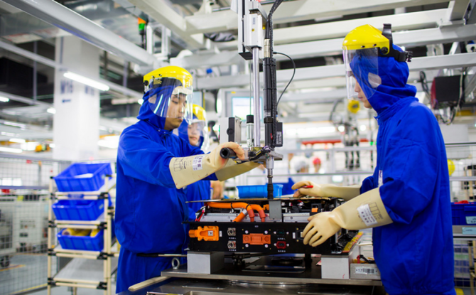 Contemporary Amperex Technology și Mercedes construiesc o fabrică în Ungaria 