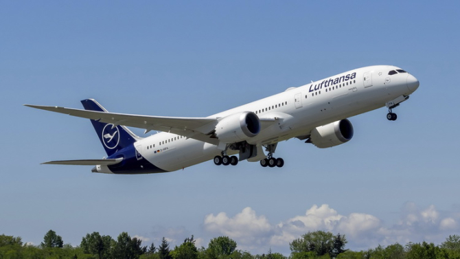 Handelsblatt: Membrii Board-ului Lufthansa vor primi bonusuri pentru 2021 şi 2022, în pofida ajutorului de stat 