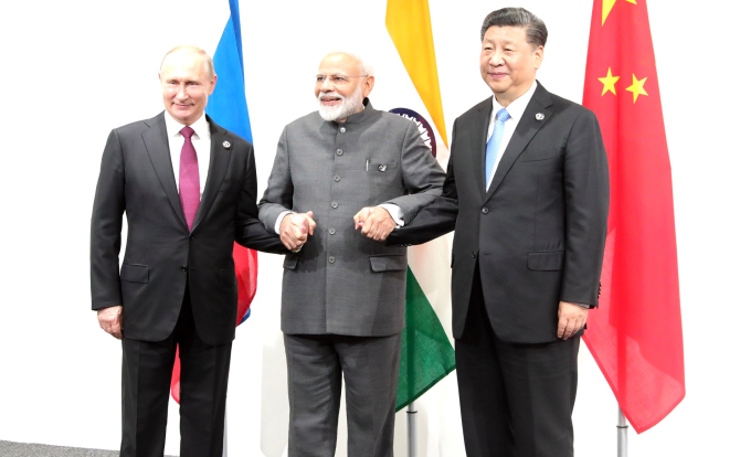 Vladimir Putin, Narendra Modi și Xi Jinping