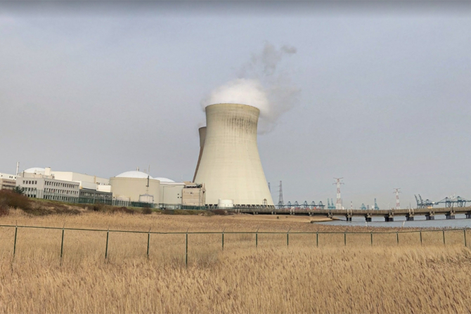 Belgienii închid reactorul Doel 3