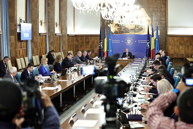 Guvernul României NU a mai plătit factura la curent de 6 luni