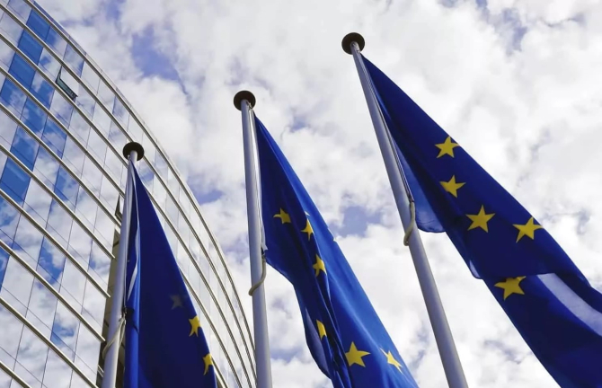UE va accelera procesul de autorizare a proiectelor privind energia din surse regenerabile