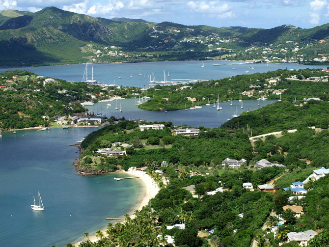 Insulele Caraibe, unul dintre locurile preferate de multinaționalele americane