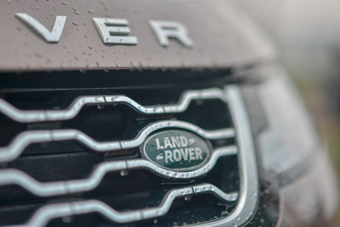 Jaguar Land Rover își reduce producția în UK / Foto: Unsplash