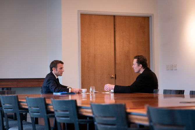 Emmanuel Macron și Elon Musk / Foto: Twitter / Emmanuel Macron
