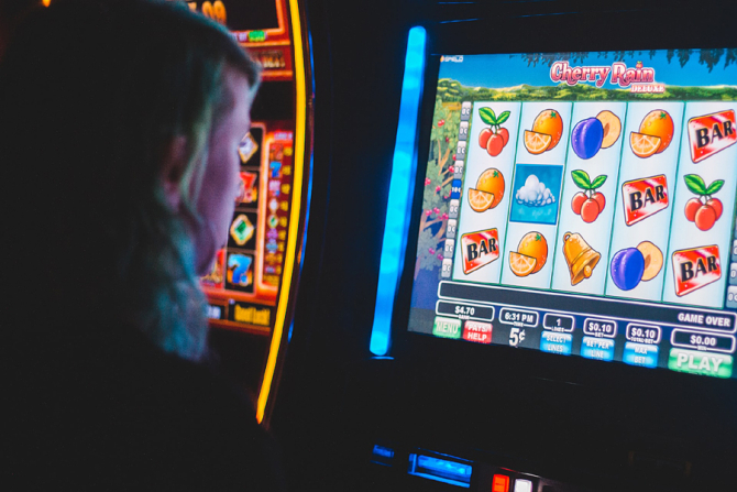Jocurile de noroc vor fi reglementate mult mai strict