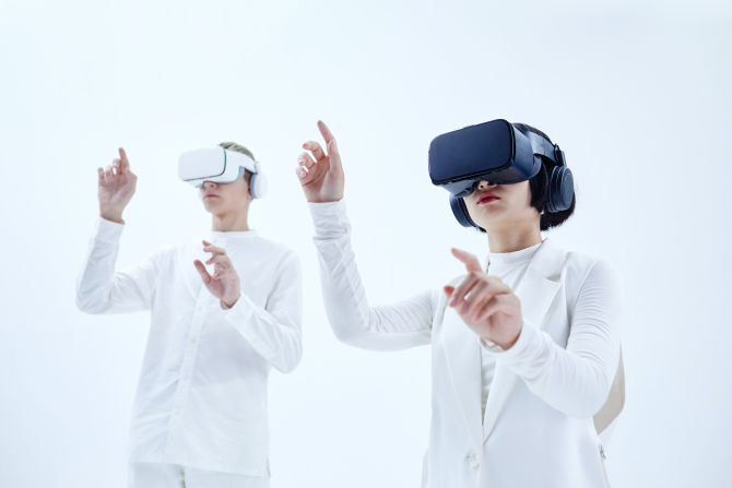 Meta a scăzut prețurile pentru căștile sale de realitate virtuală / Photo by Michelangelo Buonarroti