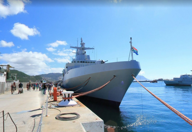 Nava militară sud-africană