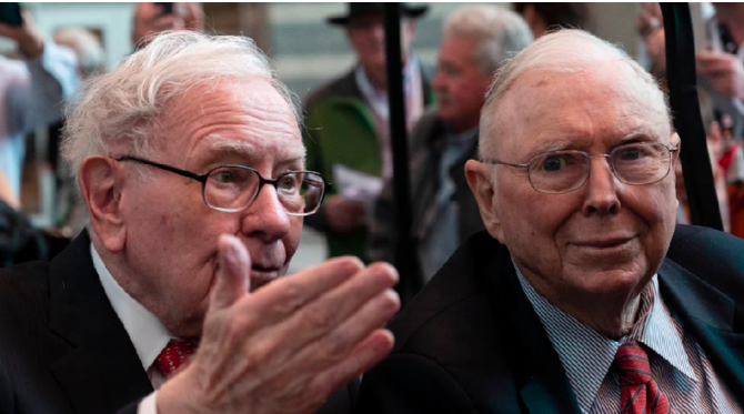 Warren Buffett și Charlie Munger, parteneri și prieteni de peste 60 de ani