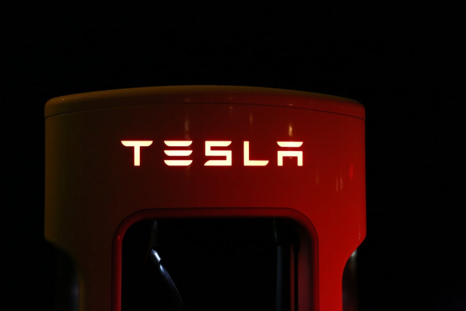 Tesla / sursa foto: Pexels.com