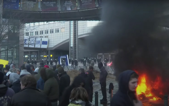 Protest al fermierilor belgieni la Bruxelles / Captură video