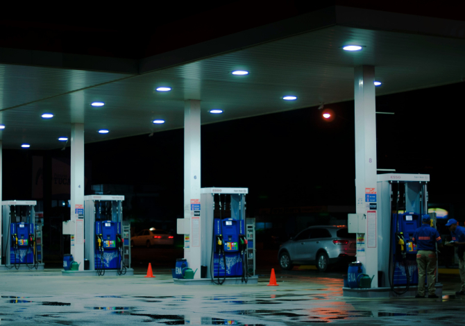 Benzinărie goală / FOTO: Unsplash